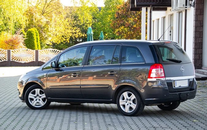 Opel Zafira cena 20900 przebieg: 220000, rok produkcji 2010 z Golub-Dobrzyń małe 781